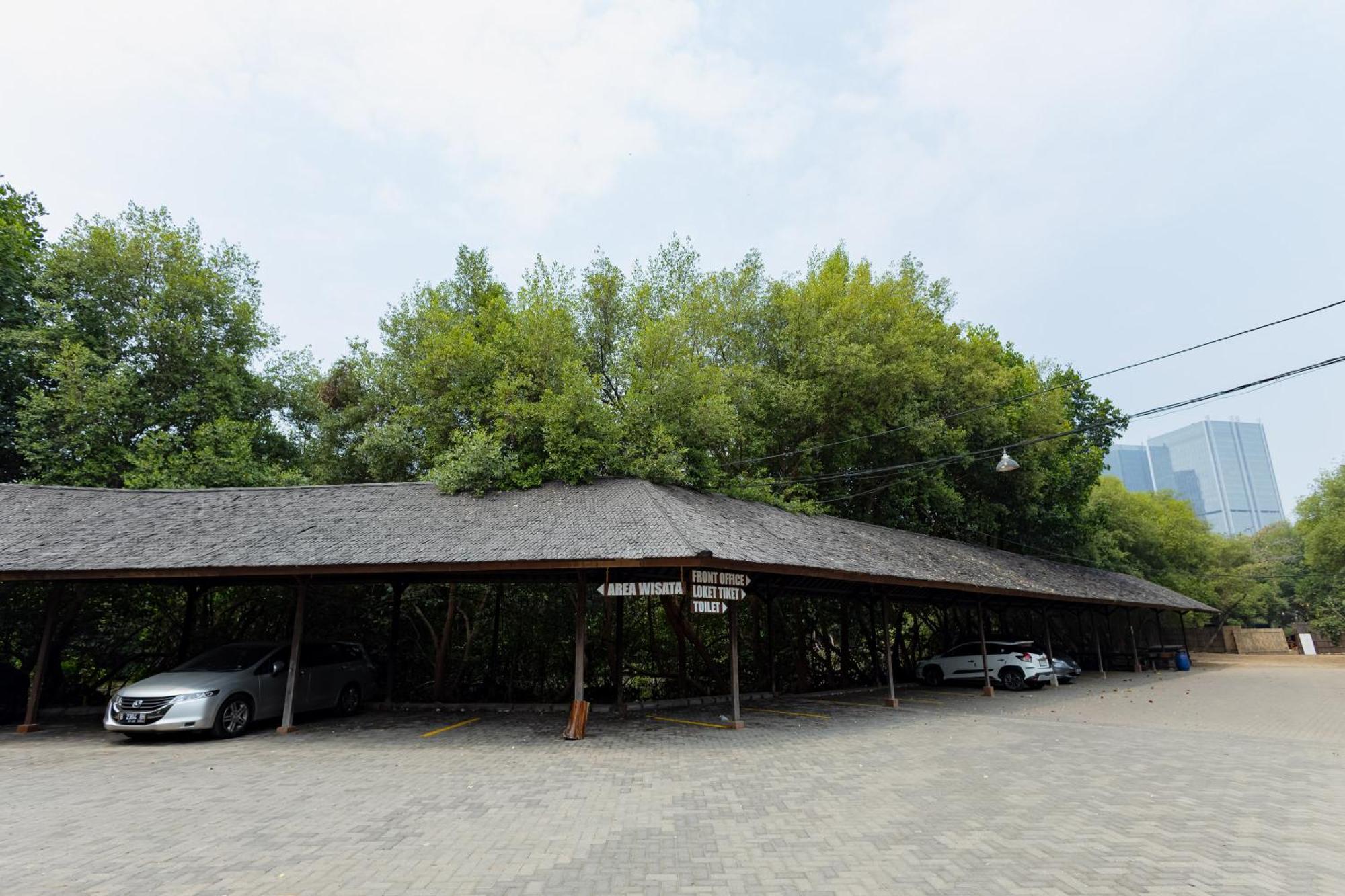 Reddoorz Resort @ Taman Wisata Mangrove Джакарта Екстер'єр фото